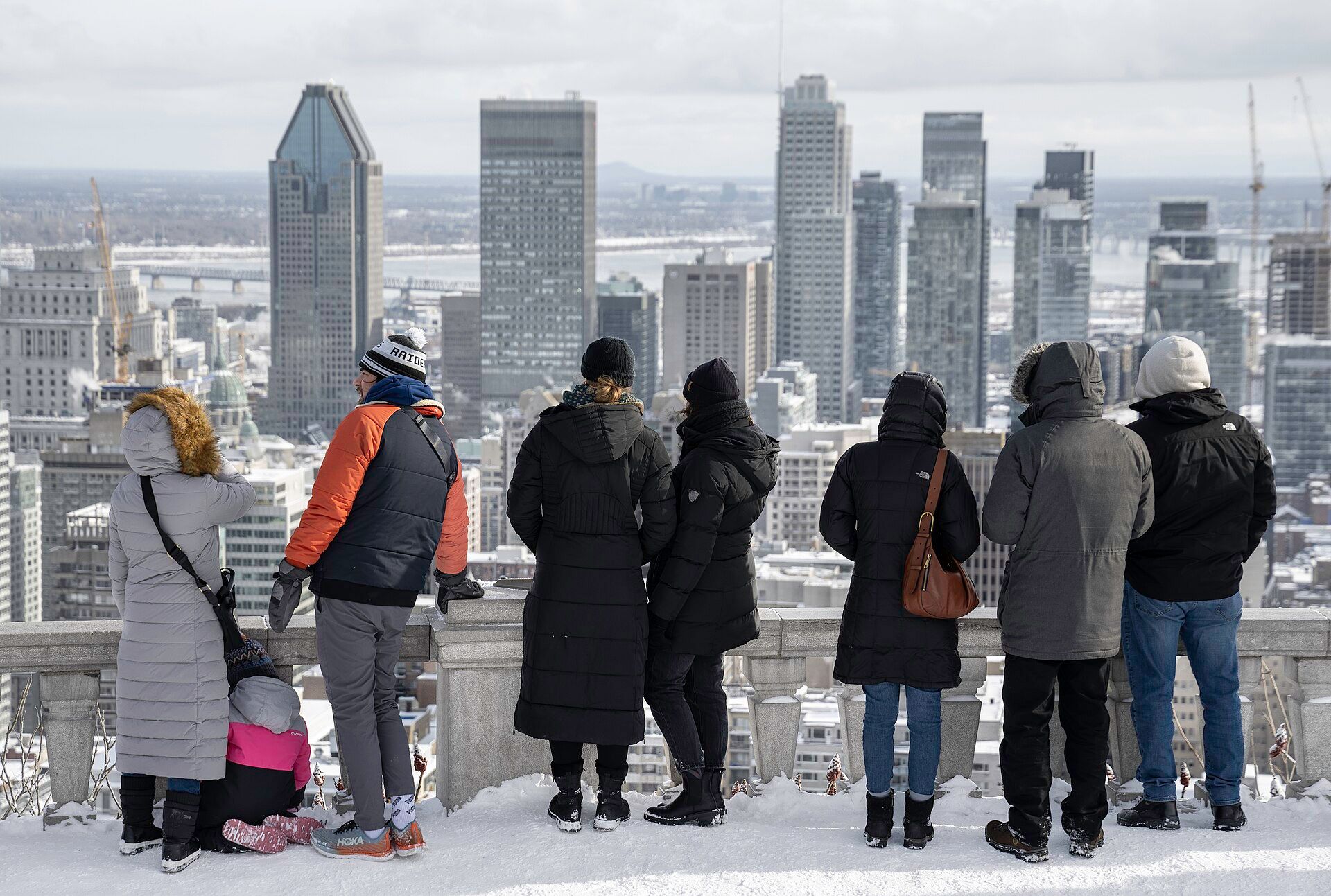 Authentic Montréal city and waterfront context