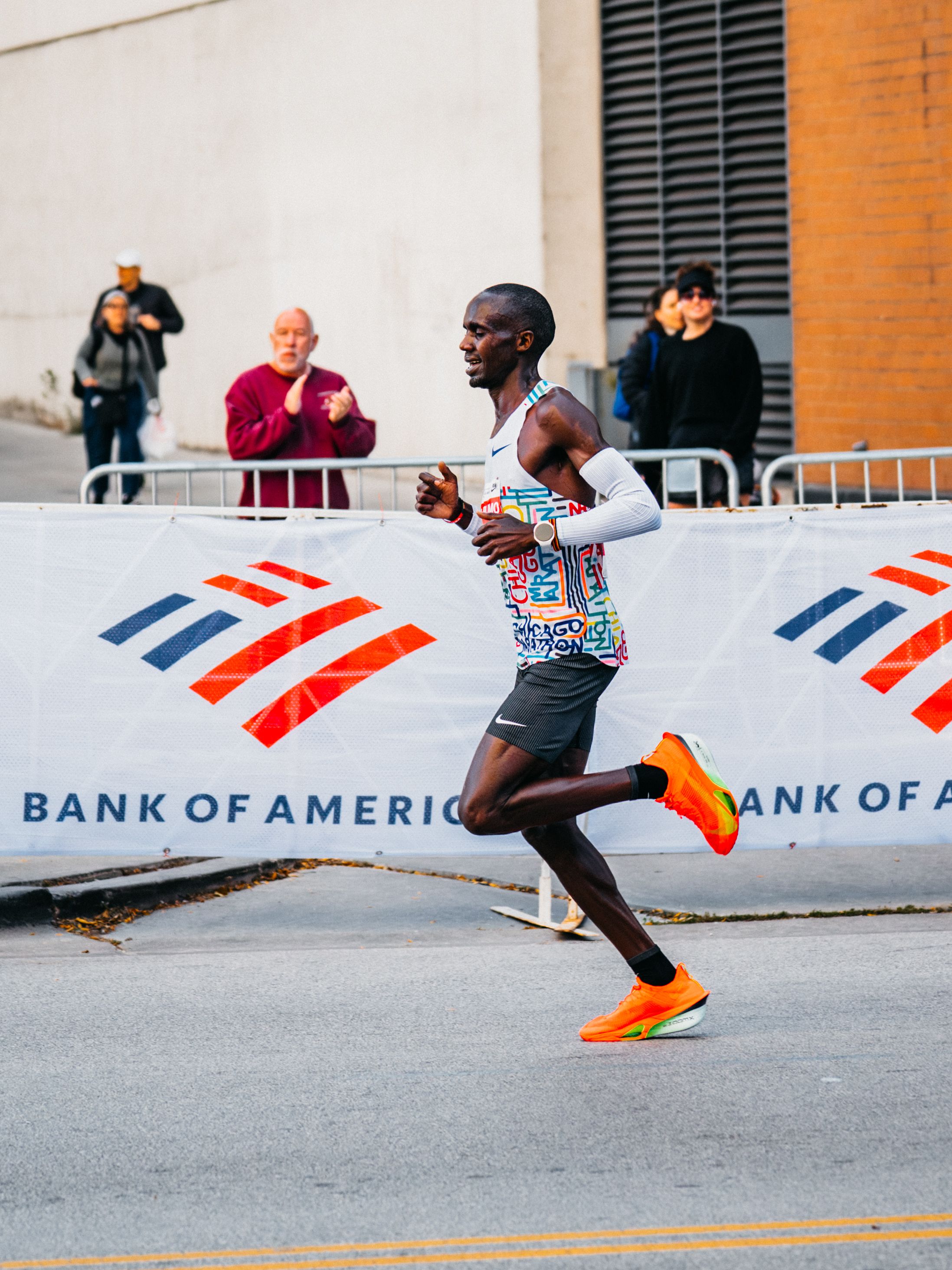Jacob Kiplimo one mile before winning the 2025 Chicago Marathon (race context, not the 2027 event)