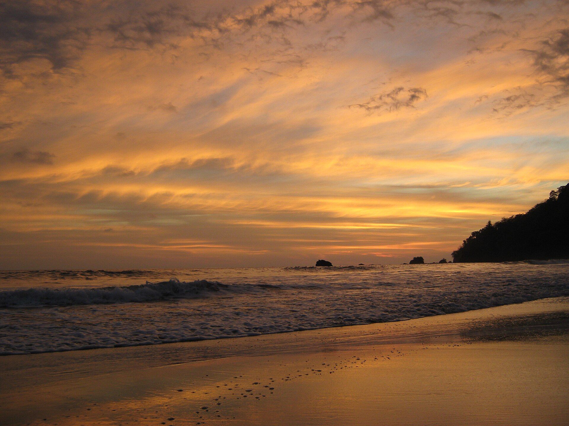 Authentic Costa Rican trail and coastal destination context
