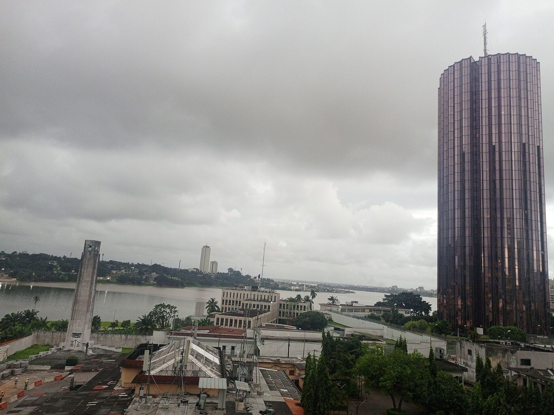 Authentic Abidjan city and lagoon context