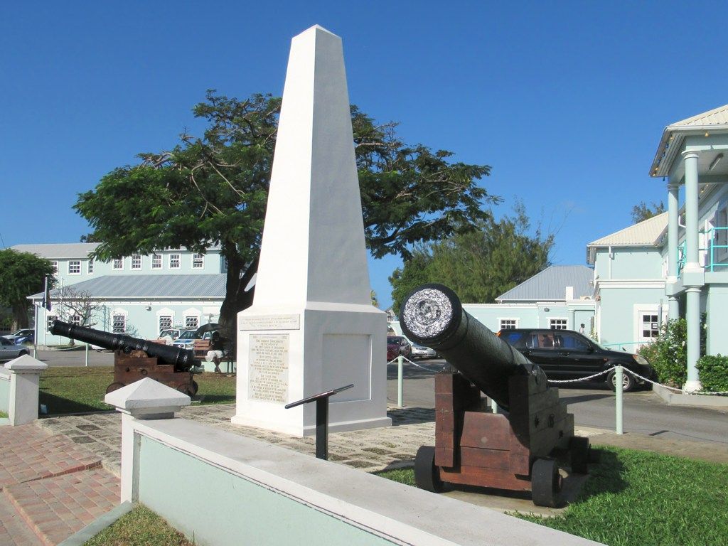 Holetown Monument and cannon in Saint James Parish