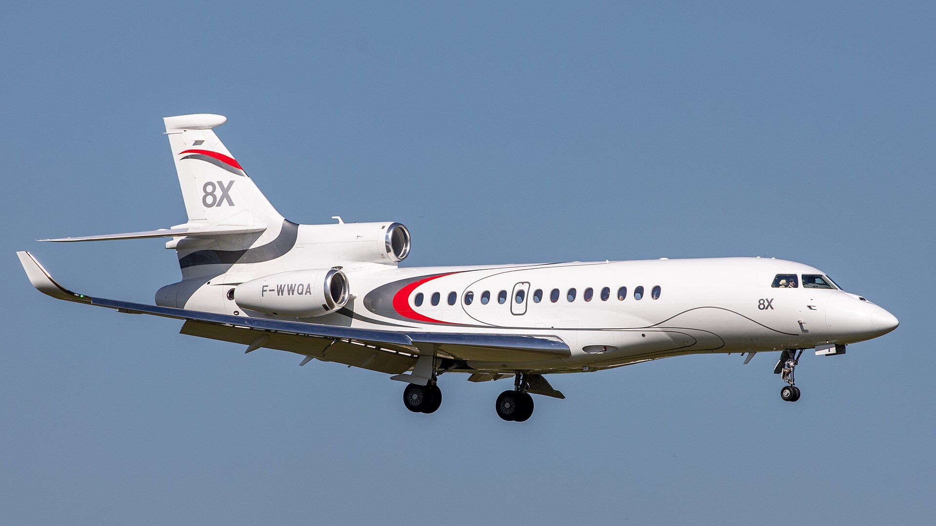 A Dassault Falcon 8X flying at the Paris Air Show