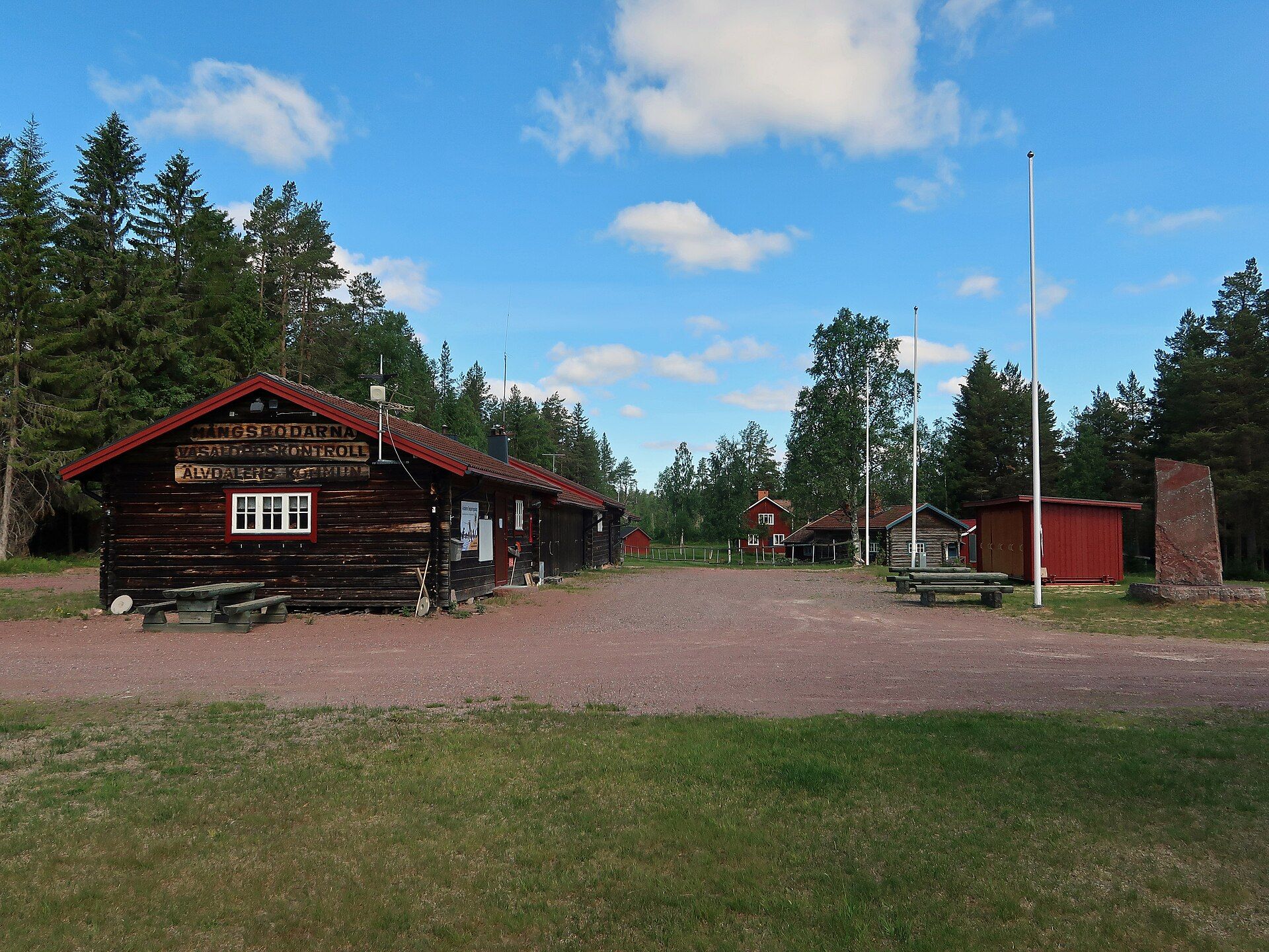 Traditional buildings at the Mångsbodarna checkpoint