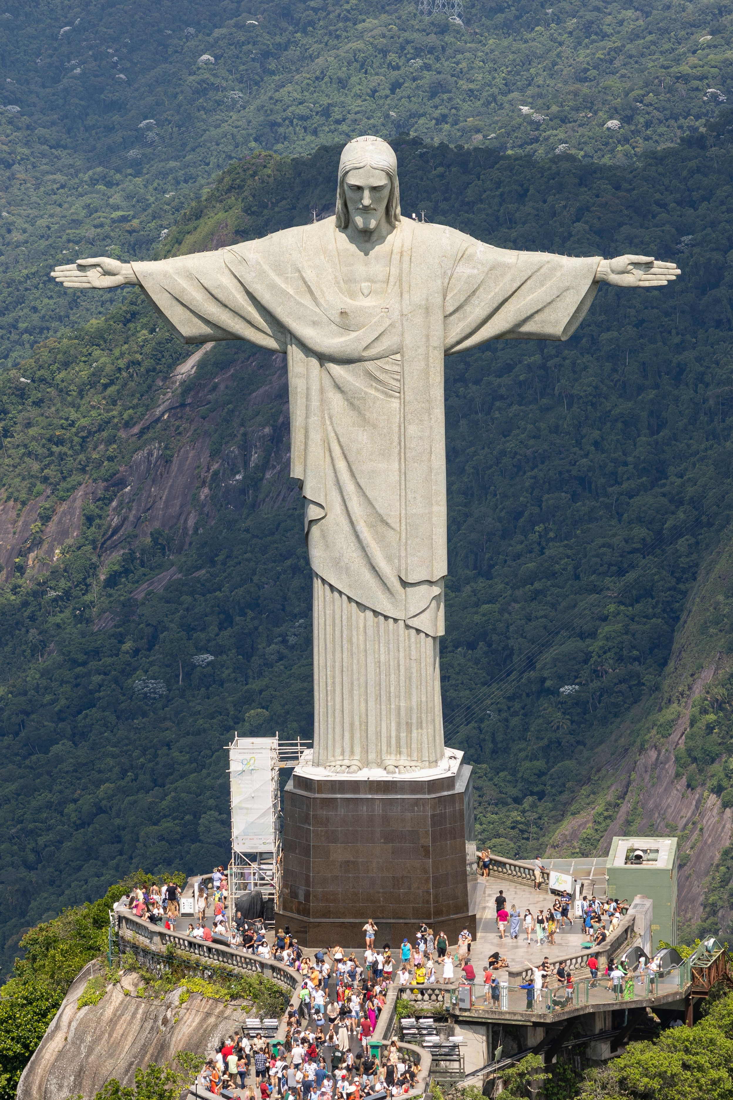 Christ the Redeemer above Rio de Janeiro, a landmark to visit between 2027 World Cup matches.